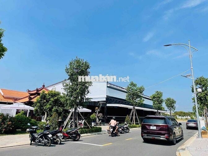 Đất thổ cư, sổ sẵn 90m2 tại Bến Lức, Long An, chính chủ bán