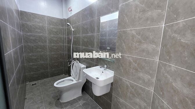 Bán nhà mới 2 tầng giá rẻ 2 mặt tiền đường lớn 8m gần ngay chợ