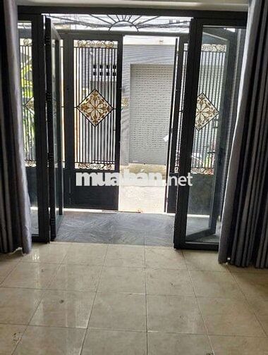Cho thuê nhà hxh Nhất chi mai, p13. Dt. 4x16m 1 t 1 lầu. 2pn. 15tr