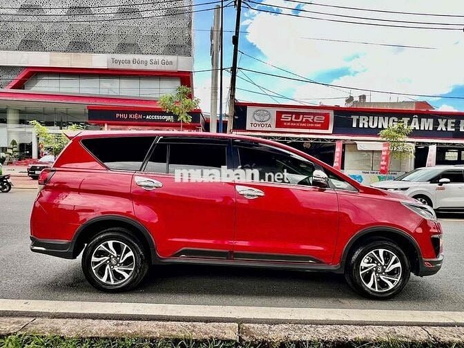 Innova Venturer 2022 HT Vay 70% - Giá Còn Giảm