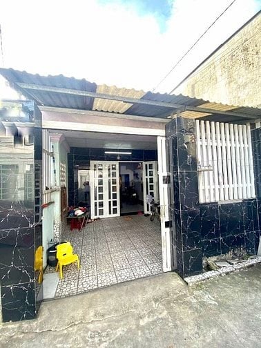 BÁN NHÀ NGAY NHÀ THỜ TRUNG MỸ TÂY - HẺM XE HƠI - XE HƠI NGỦ TRONG NHÀ 