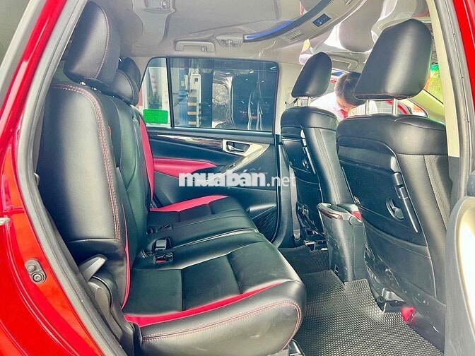 Innova Venturer 2022 HT Vay 70% - Giá Còn Giảm