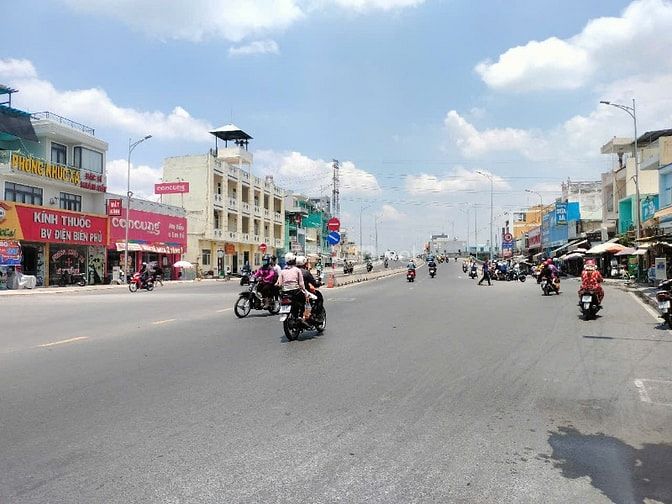 Bán nhà mặt phố liền kề khu Tên Lửa,Bình Tân, Tp.HCM 