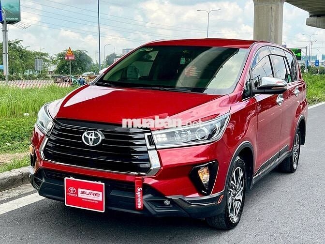 Toyota Innova Venturer 2.0 AT 2022 - HỖ TRỢ VAY