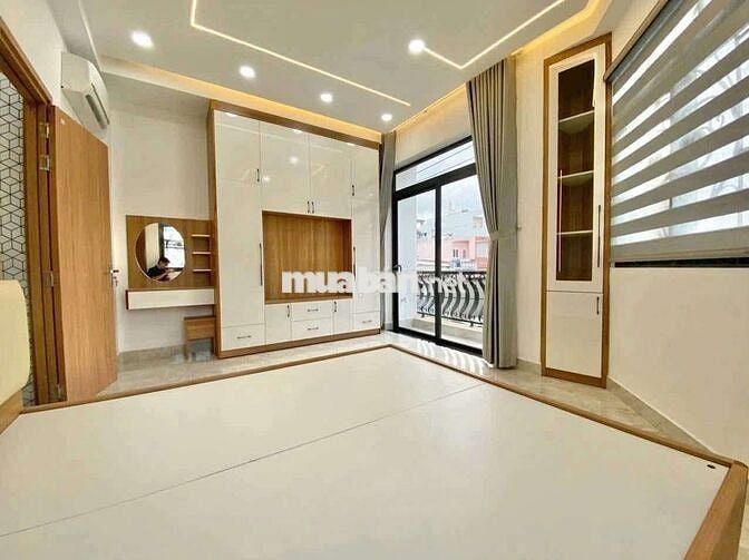 368/2 cách mạng tháng 8 .dt.4x20m 2 lầu 3 phòng