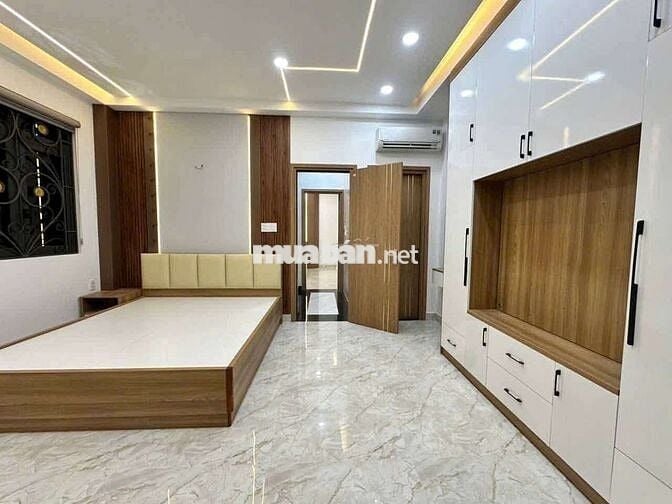 368/2 cách mạng tháng 8 .dt.4x20m 2 lầu 3 phòng