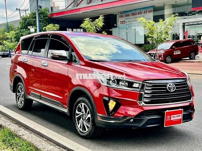Toyota Innova Venturer 2.0 AT 2022 - HỖ TRỢ VAY