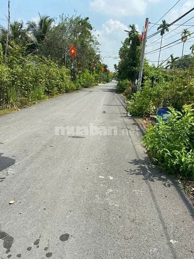 Ông bà chia gia sản nên cần bán nhà 189m2 ở xã Tân Phú Trung giá 830tr