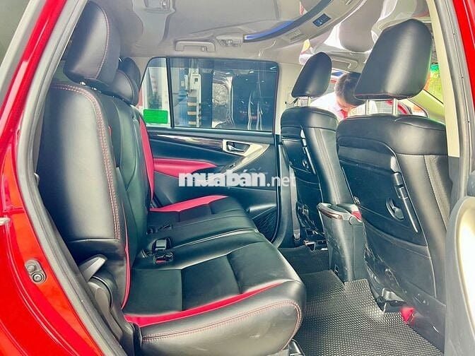 Toyota Innova Venturer 2.0 AT 2022 - HỖ TRỢ VAY