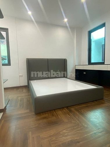 Bán nhà phố 8/3 ngõ thông kinh doanh, Dt 38m2, 5t, mt 4.1m, đẹp ở ngay