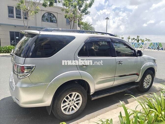 Toyota Fortuner 2013 MT Dầu