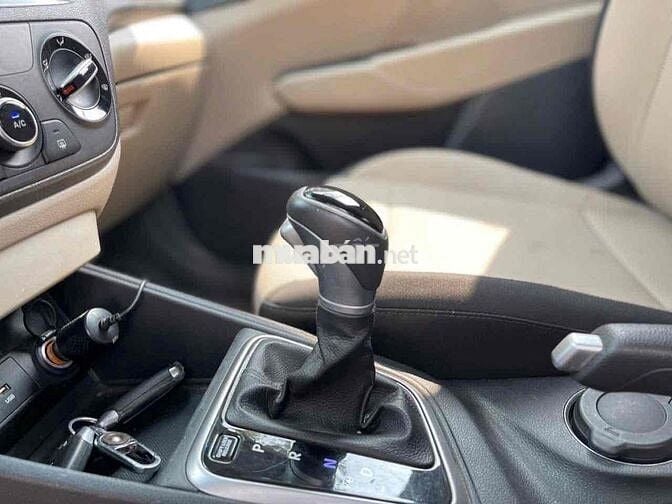 Hyundai Accent 2023 1.4 AT - 38000 km
