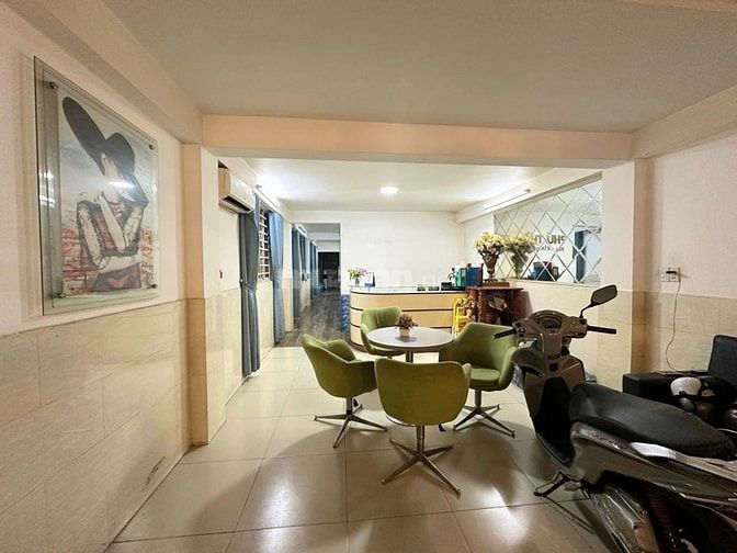 Toà nhà Văn phòng Mặt tiền Phạm Văn Đồng, Bình Thạnh - DT 93M²(4.2x22)