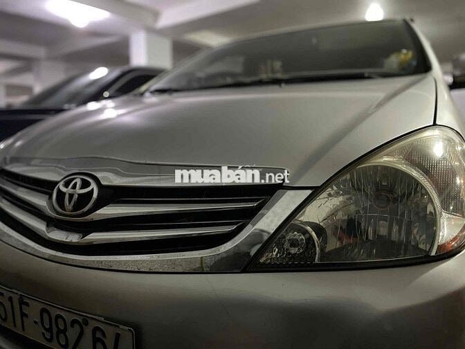 Toyota Innova 2009 - 20000 km