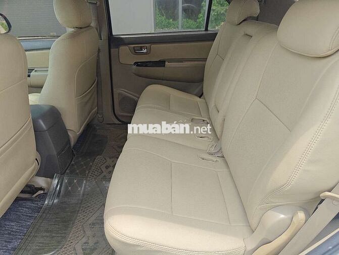 Toyota Fortuner 2013 MT Dầu