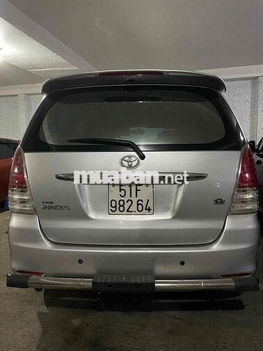 Toyota Innova 2009 - 20000 km