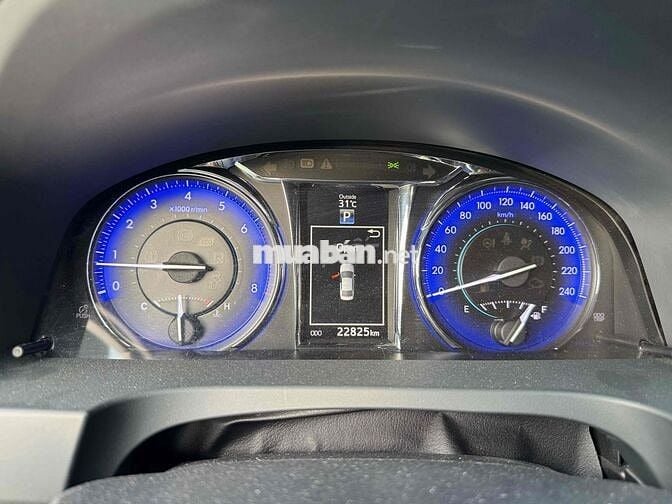 Toyota Camry 2016 2.5Q - 22000 km
