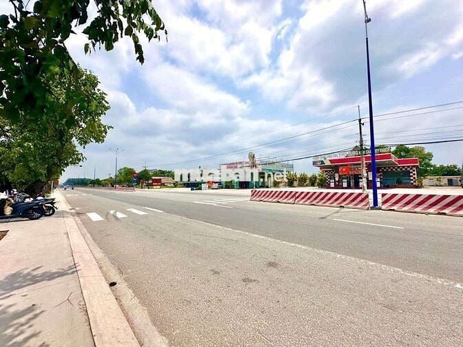 Một lô ngộp *** 100m cách quốc lộ 13 50m
