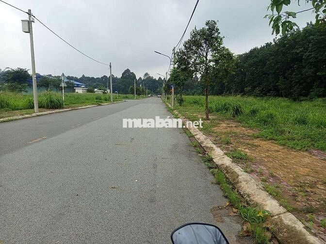 Một lô ngộp *** 100m cách quốc lộ 13 50m