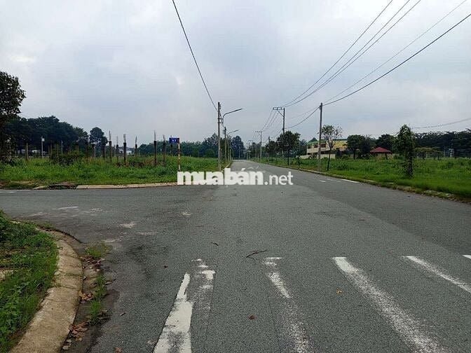 Một lô ngộp *** 100m cách quốc lộ 13 50m
