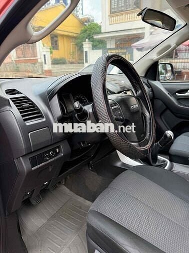 Isuzu Dmax 2016 LS 2.5 4x2 MT - 100000 km