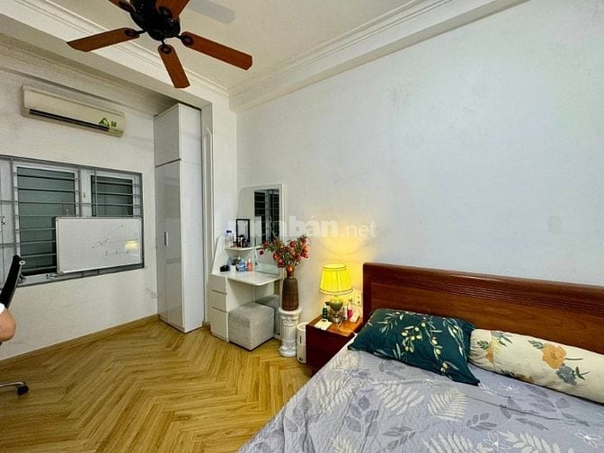 NHÀ ĐẸP TRẦN KHÁT CHÂN - Ở NGAY, NỘI THẤT ĐẦY ĐỦ.