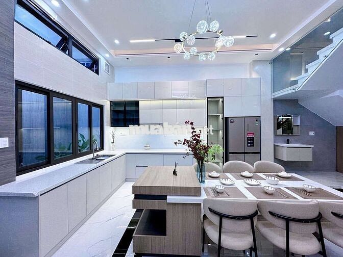 NHÀ 2 LẦU + FUL NỘI THẤT CAO CẤP - KHU VH TÂY ĐÔ