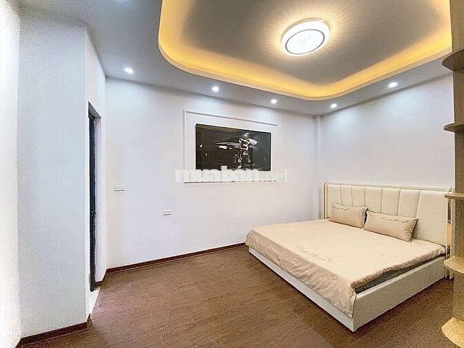 NHÀ ĐẸP NGAY PHỐ BÀ TRIỆU, CHỢ HÀ ĐÔNG, 34M2, ÔTÔ GẦN, SÂN XE RỘNG