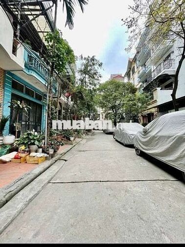 Tôi cần bán nhà Tiểu Khu Ngọc Khánh La Thành 5tầng thang máy.
