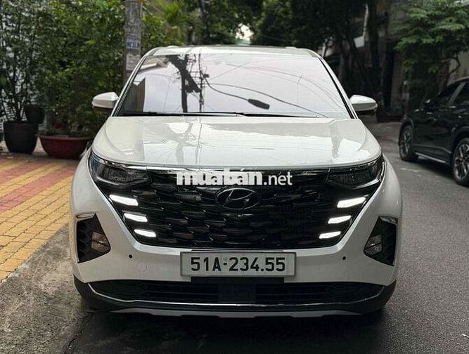 Hyundai Custin 2023 Cao Cấp 2.0T - 5000 km