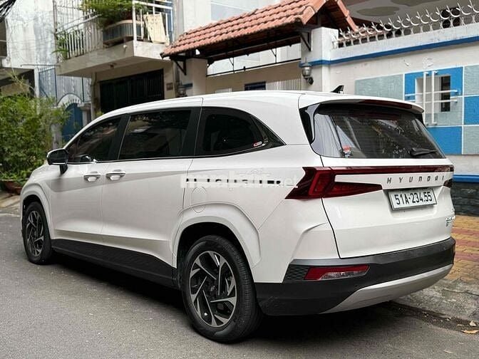 Hyundai Custin 2023 Cao Cấp 2.0T - 5000 km