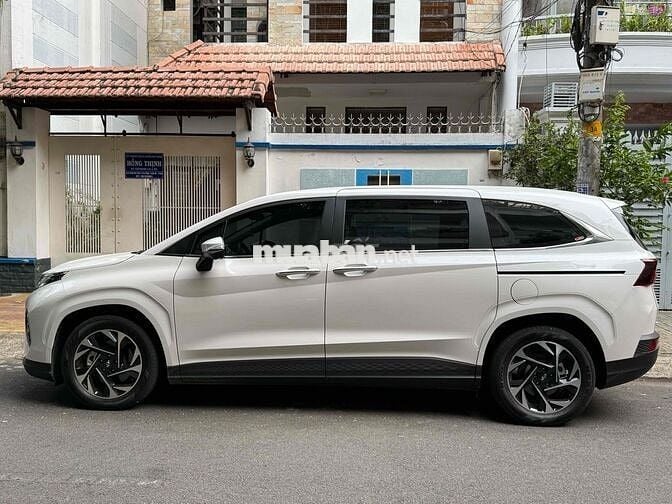 Hyundai Custin 2023 Cao Cấp 2.0T - 5000 km