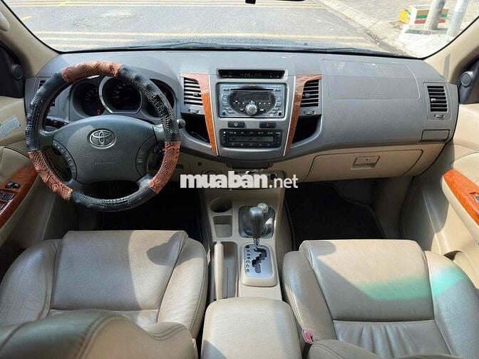 TOYOTA FORTUNER 2.7V HAI CẦU MÁY XĂNG