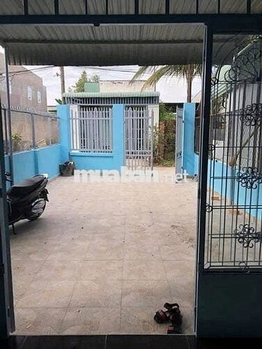 Cần bán gấp căn nhà ở Đ. Phùng Thị Chuyện, Hóc Môn 100m2 SHR giá 918tr