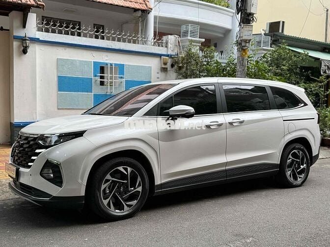 Hyundai Custin 2023 Cao Cấp 2.0T - 5000 km