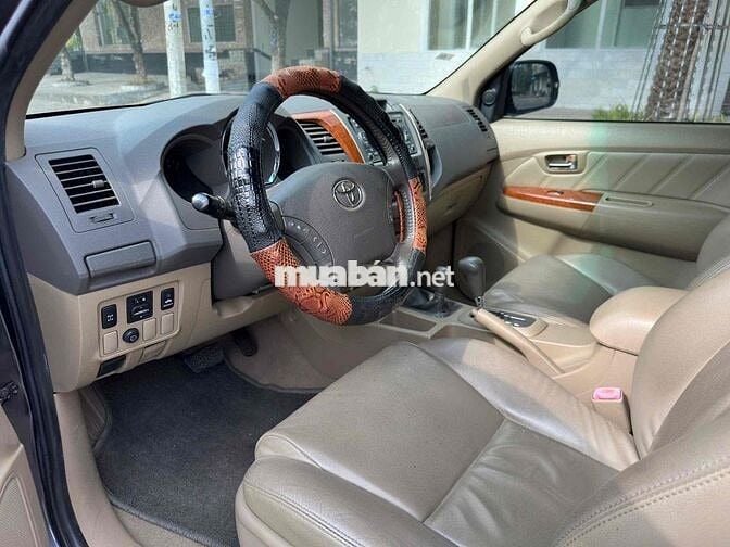 TOYOTA FORTUNER 2.7V HAI CẦU MÁY XĂNG