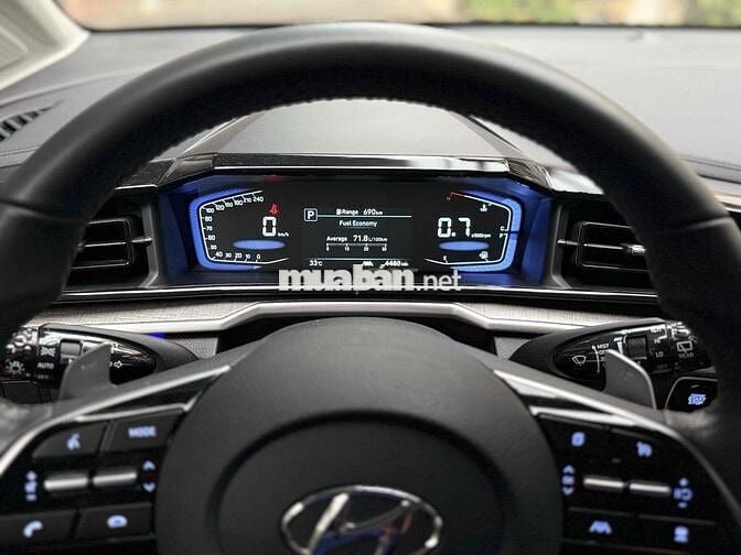 Hyundai Custin 2023 Cao Cấp 2.0T - 5000 km