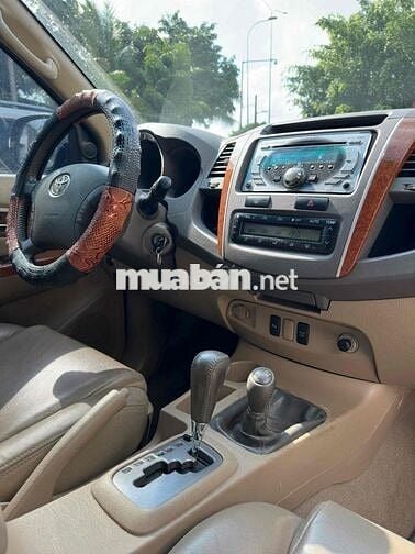 TOYOTA FORTUNER 2.7V HAI CẦU MÁY XĂNG