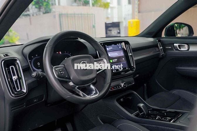 Volvo XC40 Ultimate B5 AWD 2023 Siu Đẹp