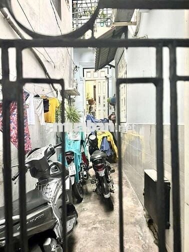 Bán nhà nhỏ công năng to Giá nhỏ xíu Bà Hom P13Q6