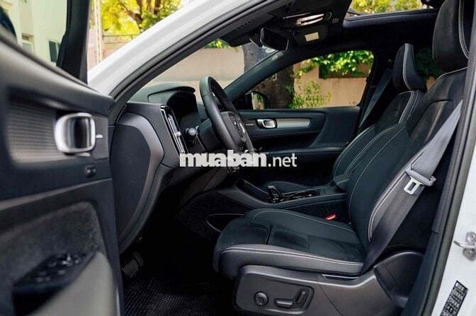 Volvo XC40 Ultimate B5 AWD 2023 Siu Đẹp