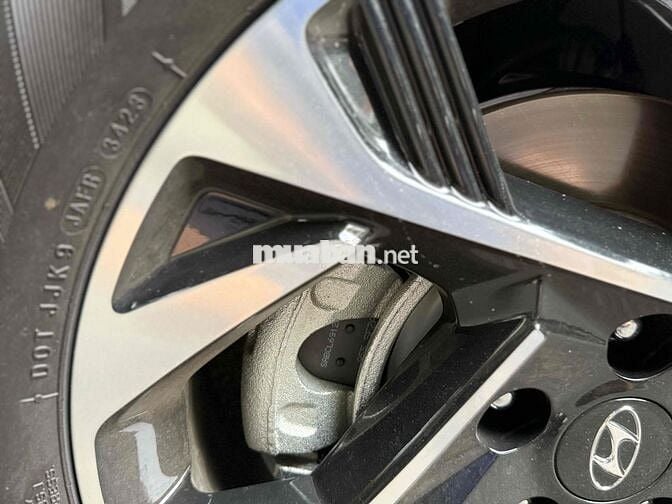 Hyundai Custin 2023 Cao Cấp 2.0T - 5000 km