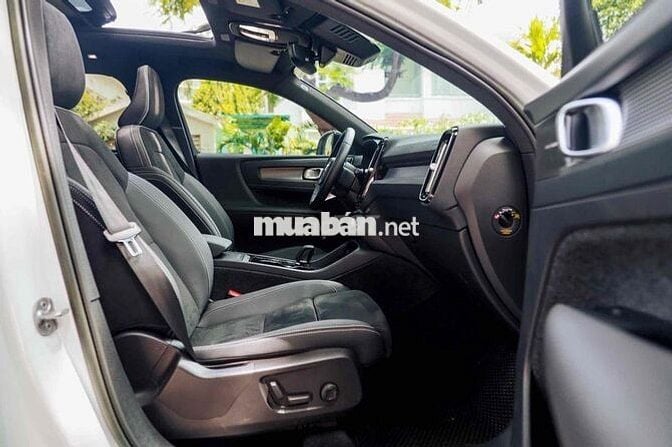 Volvo XC40 Ultimate B5 AWD 2023 Siu Đẹp