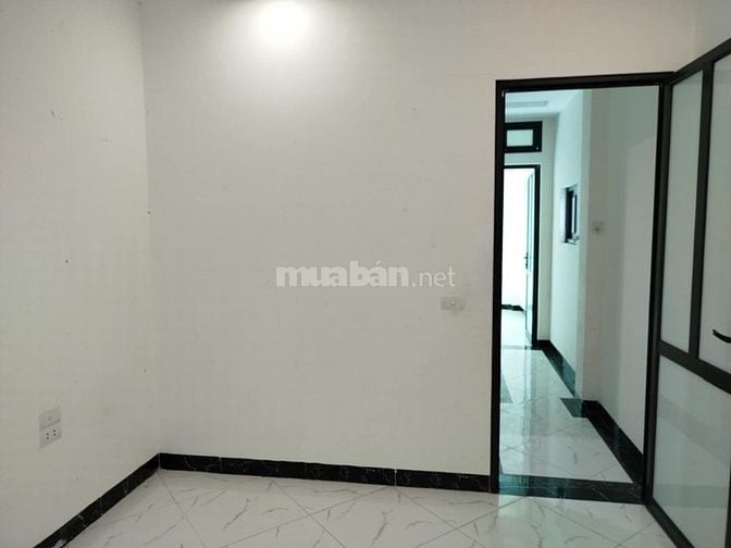 Bán nhà ngay thị trấn chúc sơn. Cách phố chỉ 30m.lh:0868823033