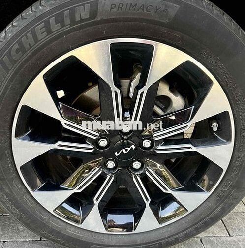Kia Carnival 2023 Signature 2.2D - 22000 km