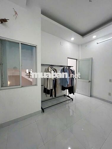 NR P6, Quận 8, hẻm 1/ bán gấp, 84m2/3tỷ250. 1trệt 2 lầu. SHR HOÀN CÔNG
