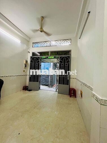NHÀ SƠN MỚI NGUYÊN CĂN 4 TẦNG 3PN4WC 4,2x9m CMT8 Ở NGAY, KDOL, GĐ Ở,