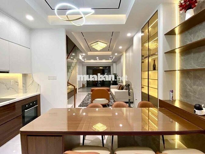 Nhà Phố Tân Cổ Điển Mới Xây Phú Thuận Quận 7