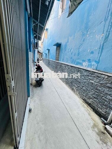 NHÀ SƠN MỚI NGUYÊN CĂN 4 TẦNG 3PN4WC 4,2x9m CMT8 Ở NGAY, KDOL, GĐ Ở,