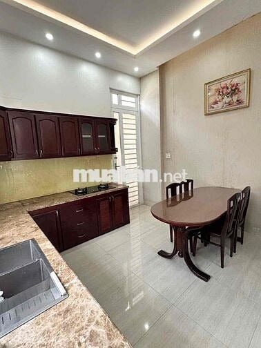 Bán Nhà Lầu Góc 2 Mặt Tiền Hẻm 52 Hùng Vương Cạnh VinCom